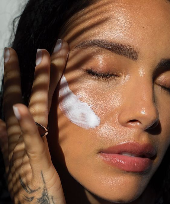 Best 5 Moisturizers for Oily Skin in Egypt [2024]